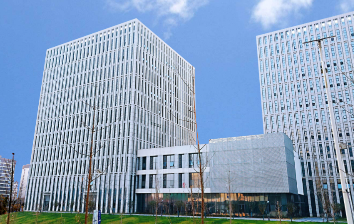 2025年建材物资批发市场供需趋势与实业经营策略分析